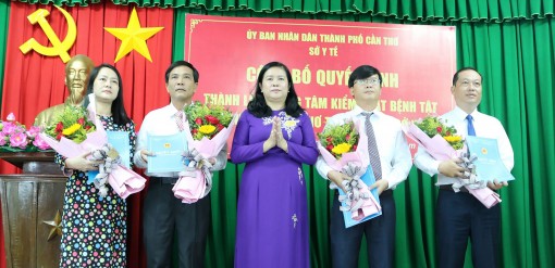 Tinh gọn bộ máy -

Nâng tầm ngành Y tế Cần Thơ<br>
Bài 1: Thu gọn đầu mối