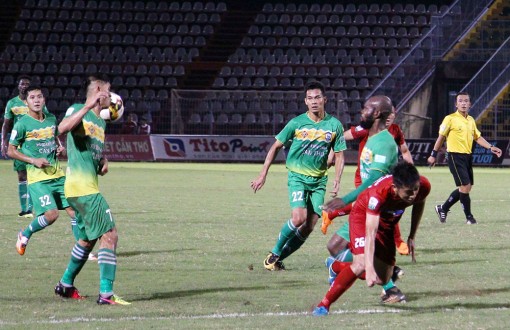 Bóng đá Cần Thơ vẫn đang ở “chế độ chờ”