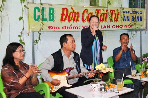 Tìm hiểu đờn ghi-ta điện tử Việt Nam