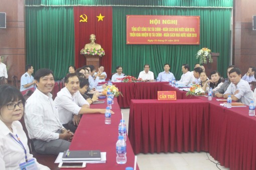 Cơ cấu lại ngân sách và nợ công là nhiệm vụ trọng tâm, cấp bách và lâu dài của ngành Tài chính