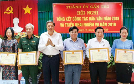 Quan tâm thực hiện hiệu quả công tác dân vận và quy chế dân chủ ở cơ sở