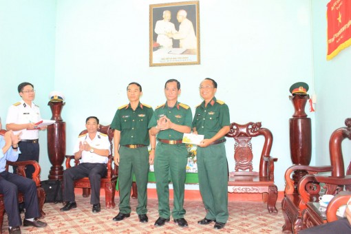 Thăm đảo Thổ Chu, kết thúc hành trình chúc Tết lực lượng hải quân đóng trên vùng biển đảo Tây Nam