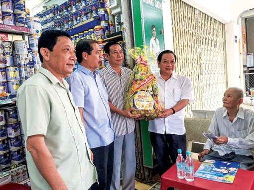 Chăm lo để mọi nhà, mọi người đều vui Xuân, đón Tết