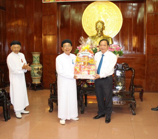 Ban Đại diện Hội thánh Cao đài Tây Ninh chúc tết lãnh đạo thành phố