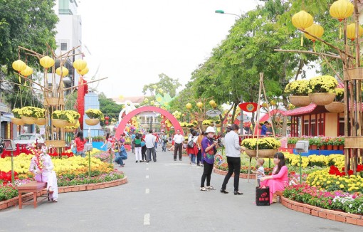 ទី​តាំង​ដើរ​កម្សាន្ត​និ​ទាឃ​រ​ដូវ​