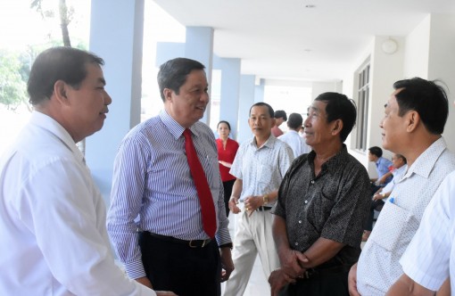 Họp mặt mừng Đảng, mừng xuân với cán bộ nguyên là lãnh đạo thành phố qua các thời kỳ