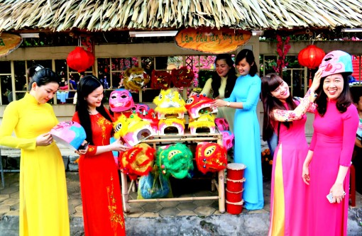 Khoảng 16.000 lượt khách tham quan chương trình “Sắc xuân miệt vườn”