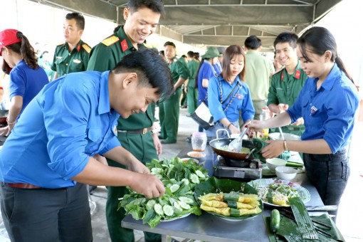 Rộn ràng xuân biên giới