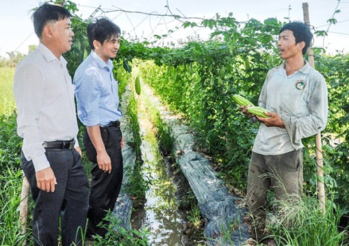 Giúp dân cải thiện đời sống