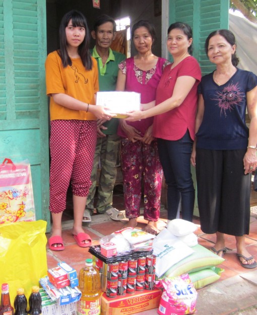 Nhóm từ thiện Bạn bè hỗ trợ 2 hoàn cảnh khó khăn