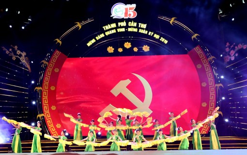 Rạng rỡ “Cần Thơ đẹp mãi những mùa xuân”