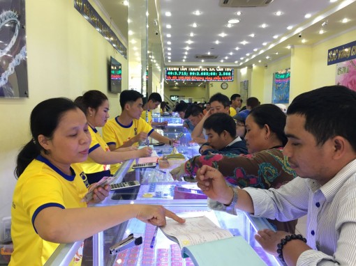 Giá vàng ổn định trong ngày "vía thần tài"