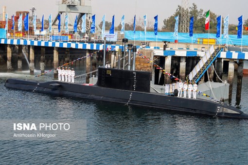 Iran trình làng tàu ngầm nội địa mang tên lửa hành trình