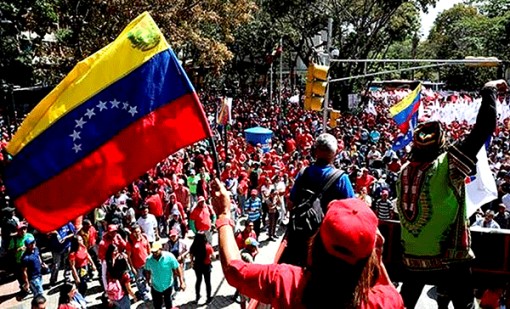 Mỹ thúc giục quân đội Venezuela “đầu hàng”