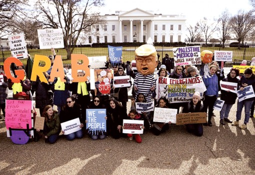 16 bang kiện ông Trump vì ban bố tình trạng khẩn cấp quốc gia