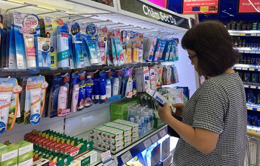 Chọn mỹ phẩm chống nắng