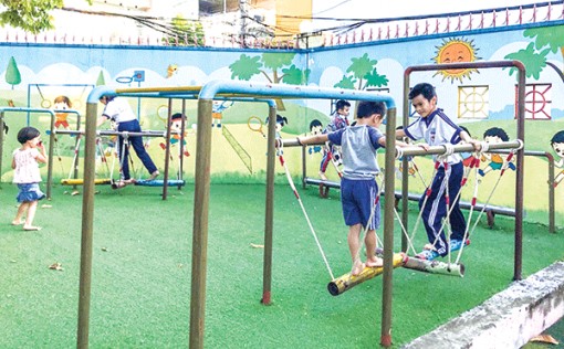 Dạy con tránh xa “cạm bẫy”…