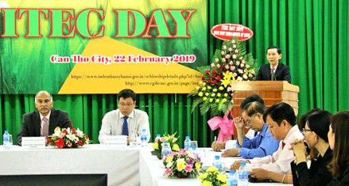 Chủ tịch UBND TP Cần Thơ Võ Thành Thống đến dự Ngày hội ITEC