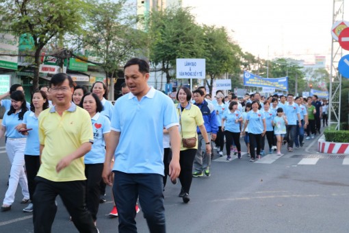 Đi bộ, vận động trên 12,7 tỉ đồng mua sắm trang thiết bị cho y tế cơ sở