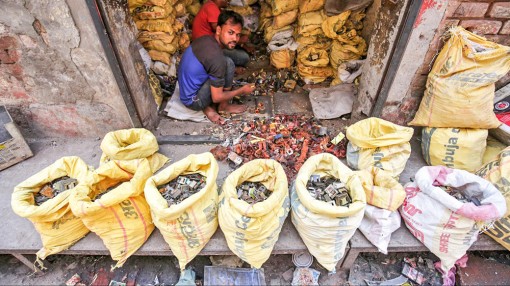 Nguy cơ từ rác thải điện tử ở Ấn Độ