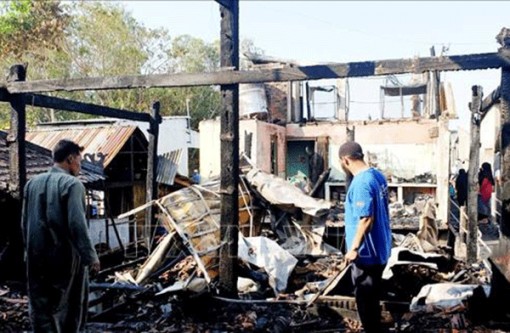 Hỏa hoạn gây thiệt hại 9 căn nhà ở xóm Chăm La Ma, An Giang