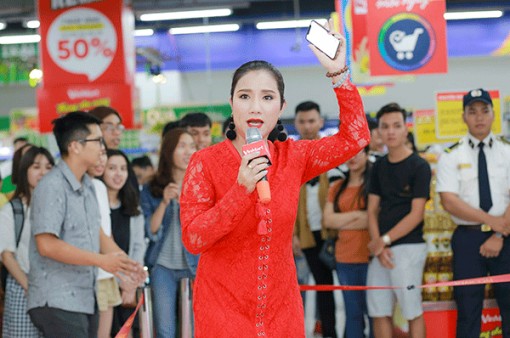 Phái mạnh Cần Thơ “đại náo” VinMart rinh xe VinFast