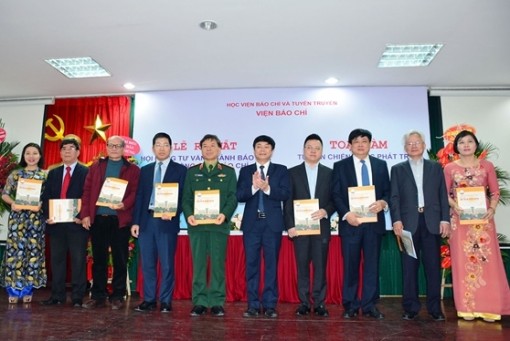 GS.TS Tạ Ngọc Tấn làm Chủ tịch Hội đồng tư vấn ngành báo chí