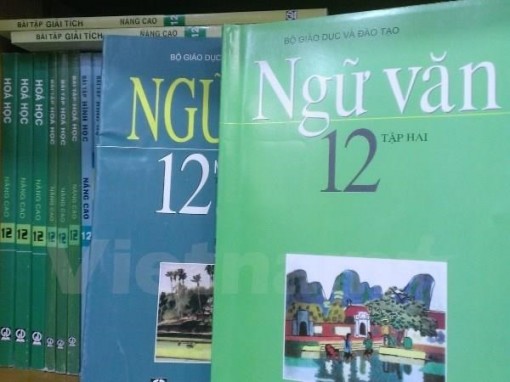 Phát hành SGK mới với dòng chữ: "Giữ gìn sách để tặng các em lớp sau"