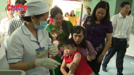 Phát động chiến dịch tiêm bổ sung Sởi-Rubella