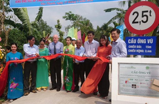 Khánh thành cầu giao thông Ông Vũ