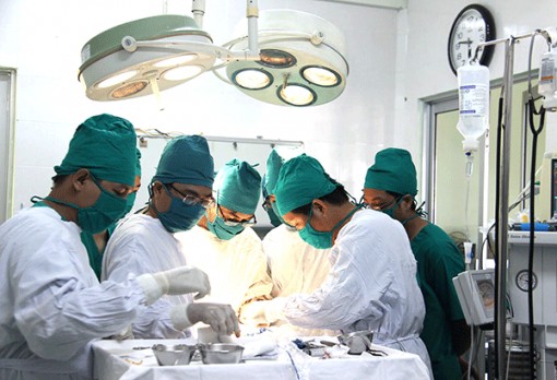 Khàn tiếng kéo dài, nên tầm soát ung thư thanh quản