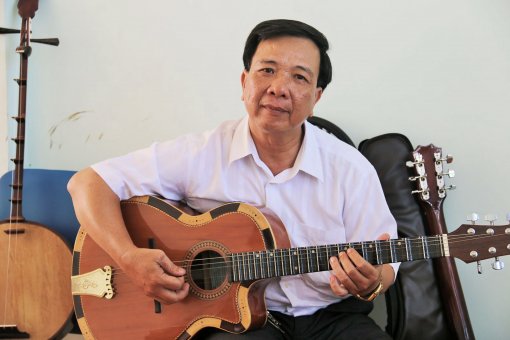 NNƯT Hoàng Lưỡng:

Đờn ca phải tạo được cho mình nét riêng