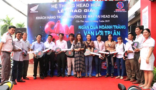 Trao thưởng 17 xe gắn máy trúng giải và tập huấn kiến thức, kỹ năng lái xe an toàn