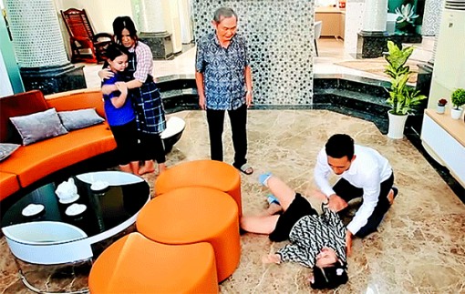 “Ðất lề quê thói”