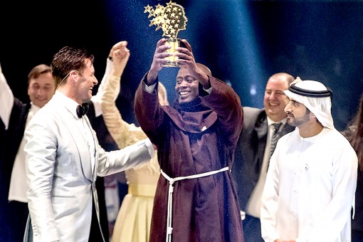 Giáo viên bản làng nhận giải thưởng

toàn cầu 1 triệu USD