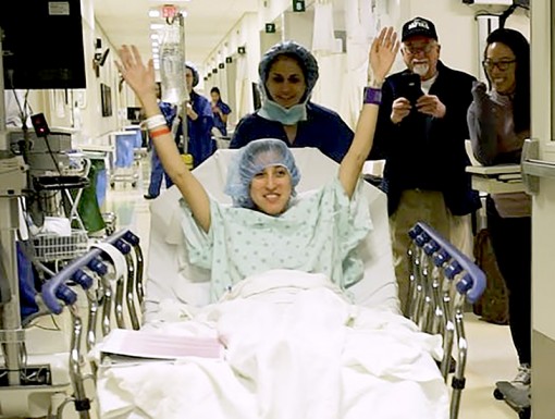 Ca ghép thận đầu tiên trên thế giới từ người hiến tạng nhiễm HIV còn sống