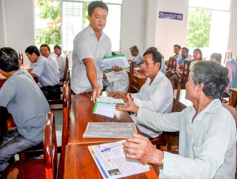 Phối hợp tuyên truyền vận động toàn dân

tham gia đảm bảo trật tự an toàn giao thông