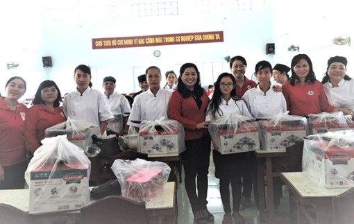 Dạy nghề nấu ăn - trao cơ hội cho phụ nữ nghèo