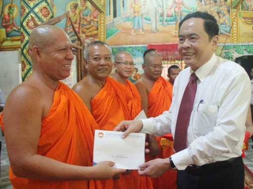 Đồng chí Trần Thanh Mẫn thăm chúc Tết Chôl  Chnăm  Thmây tại Sóc Trăng