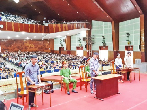 Phiên tòa giả định