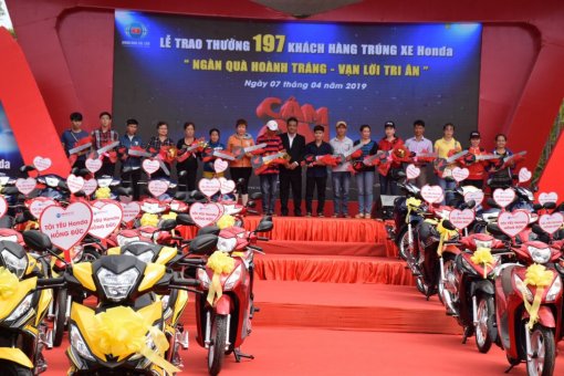 Hồng Đức trao thưởng cho 197 khách hàng mua xe trúng xe Honda