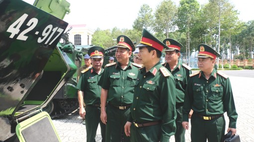 Tổng Tham mưu trưởng khảo sát địa bàn Quân khu 9