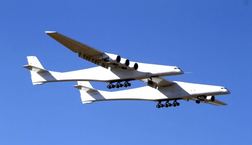 Chiếc máy bay lớn nhất thế giới lần đầu cất cánh