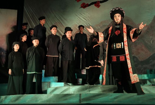 Hai chuyện mừng của cải lương