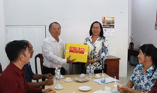 Chúc mừng đồng bào Công giáo và Tin lành nhân Lễ Phục sinh