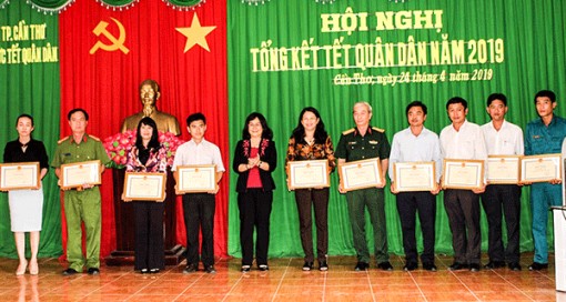 Khen thưởng 151 tập thể, cá nhân