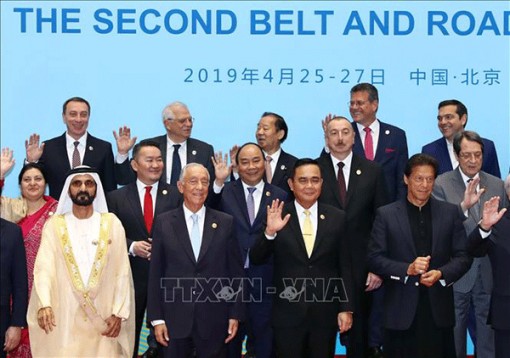 Thủ tướng Nguyễn Xuân Phúc dự Hội nghị bàn tròn các nhà lãnh đạo tại Diễn đàn cấp cao hợp tác quốc tế “Vành đai và Con đường”