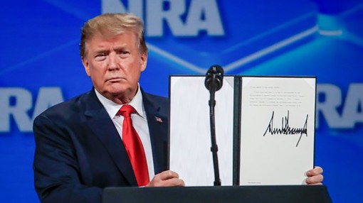 EU lên án việc Mỹ rút khỏi Hiệp ước Buôn bán vũ khí 