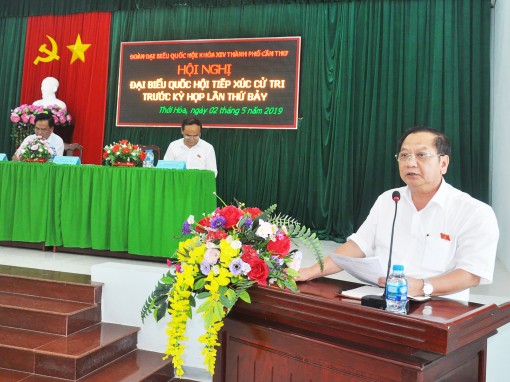 Tiếp tục quan tâm xem xét  chế độ, chính sách cho cán bộ cơ sở