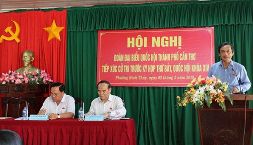 Cử tri đề nghị tăng cường giám sát việc thực hành tiết kiệm ở các đơn vị, địa phương